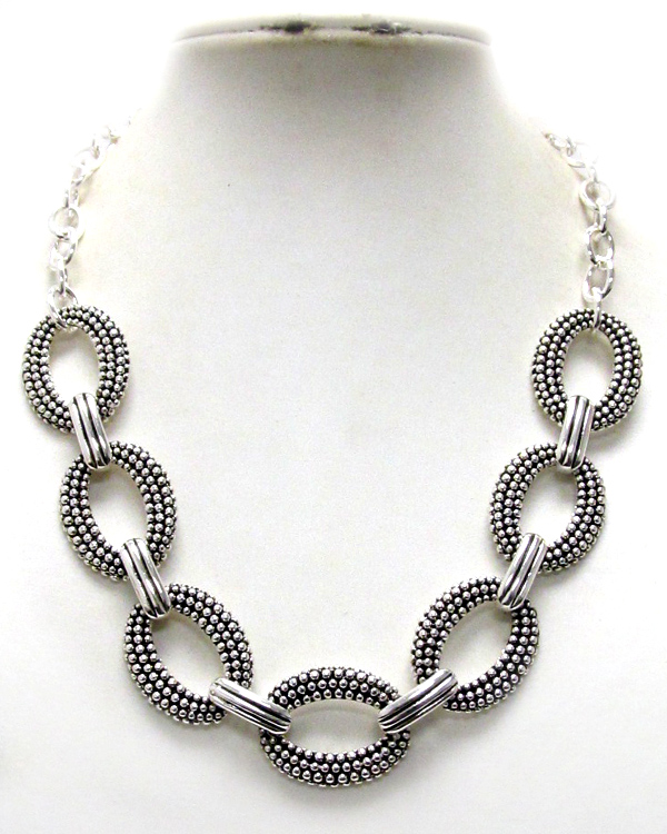 Caviar texture pattern multi metal oval link necklace