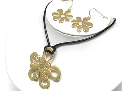 Metal art work flower and code necklace and earring set