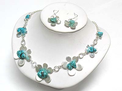 Turquoise stone metal flower link necklace and earring set