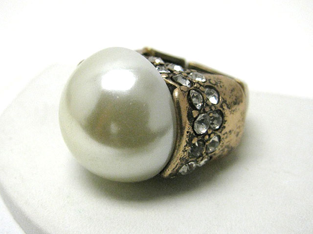 Pearl dome and crystal deco stretch ring?