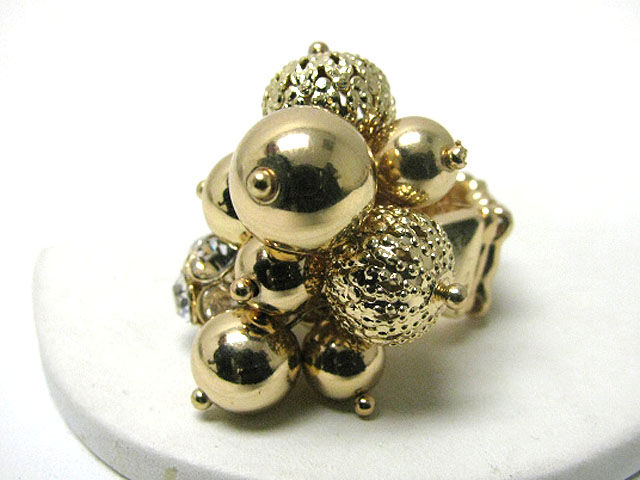 Crystal and metal ball cluster stretch ring