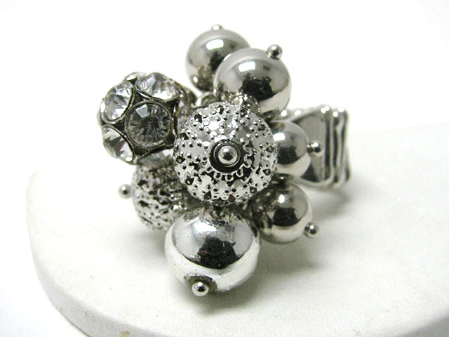 Crystal and metal ball cluster stretch ring