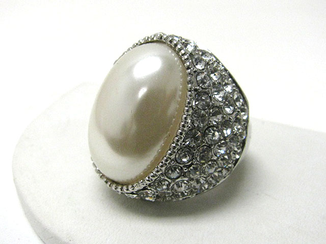 Large pearl and crystal side deco puffy stretch ring