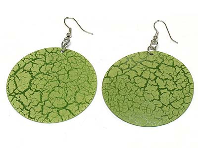 Crack pattern shell disk earring