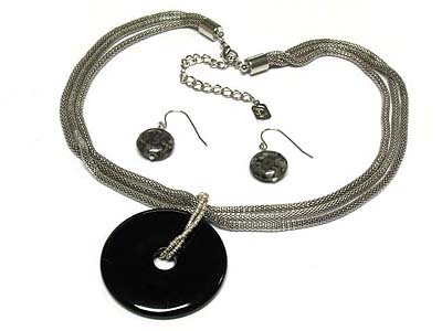 Semi precious disk pendant and triple mash chain necklace and earring set