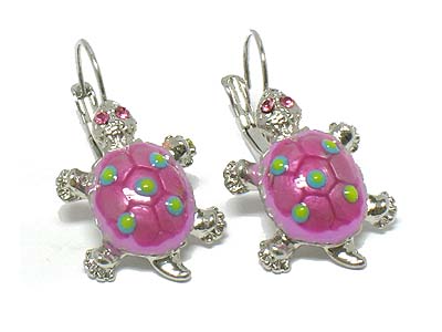 Crystal eyes turtle enamel earring 