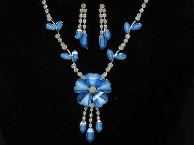 Rhinestone deco acrylic flower pattern and dangles necklace and earring set