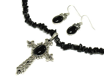 Natural stone and cross pendant necklace - onyx