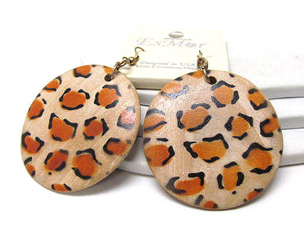 Round wood printed leopard drop earring