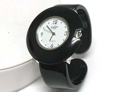 Acryl round face cuff bangle watch