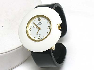 Acryl round face cuff bangle watch