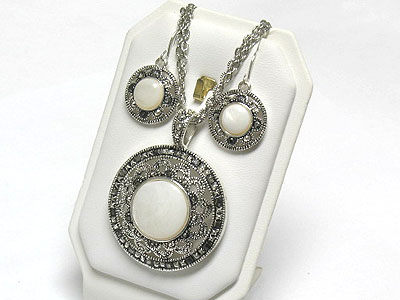 Marcasite look round pendant neckalce and earring set