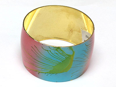 Color art deco wide metal bangle