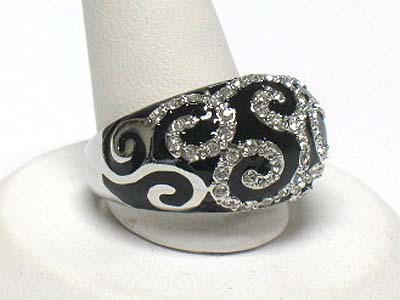 Crystal and enamel metal ring