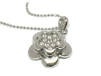 Crystal flower shape necklace