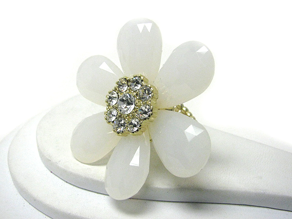 Crystal center and acrylic petal stretch ring