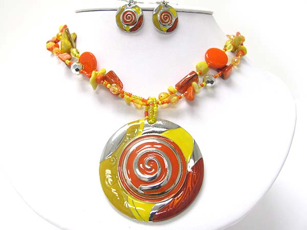 Enamel works round pendant mixed beads necklace earring set