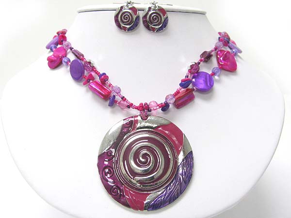 Enamel works round pendant mixed beads necklace earring set