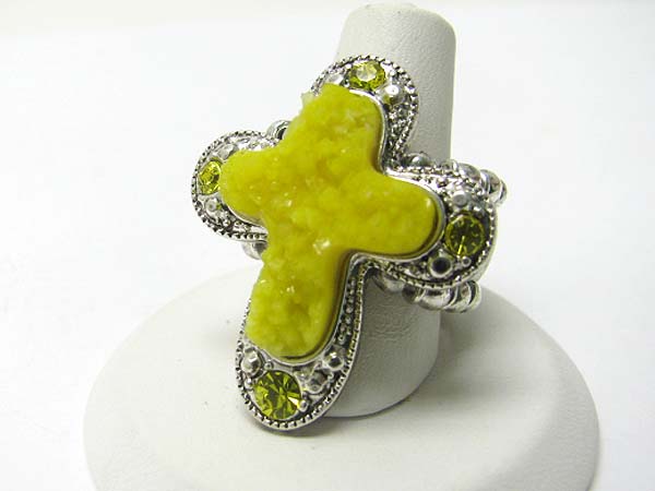 Crystal stud natural look rough face cross stretch ring 