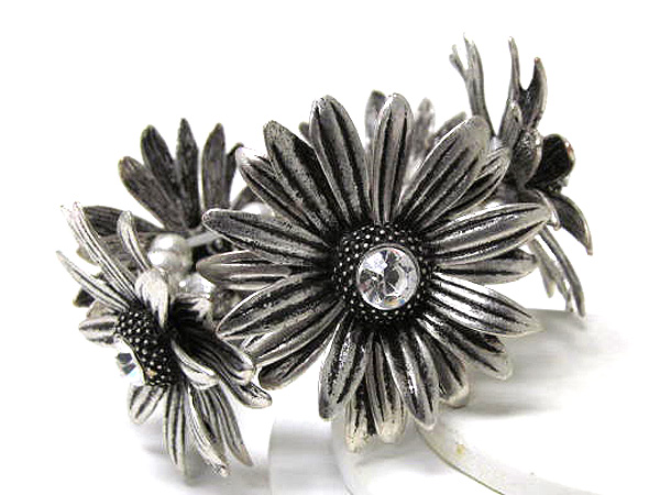 Metal crystal patern fashion sunflowers  and metal balls stretch bracelet