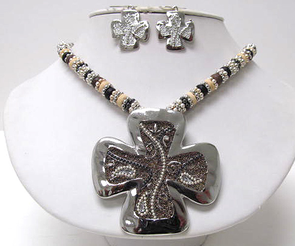 Metal hammerd cross inside seed beads and wooden with metal rings chain necklace earring set