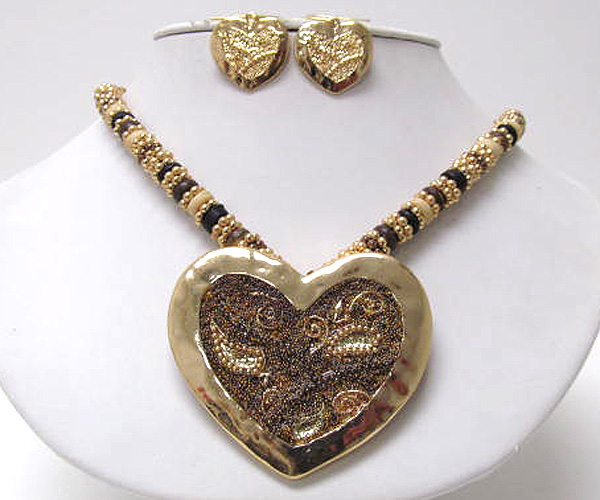 Metal hammerd heart inside seed beads and wooden with metal rings chain necklace earring set