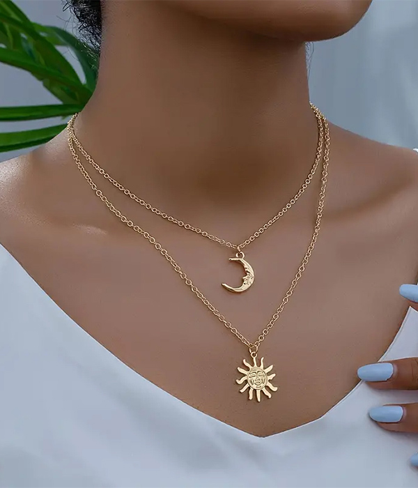 Minimal style vintage sun and moon pendant double layer necklace