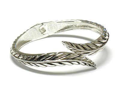 Leaves shale metal hinge bangle