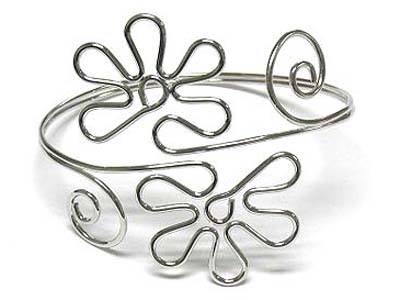 Flower shape metal art upper arm band