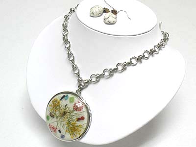 Real dry flower art work large disk necklace and earring set