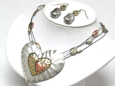 Tri tone burnish metal big heart pendant necklace and earring set