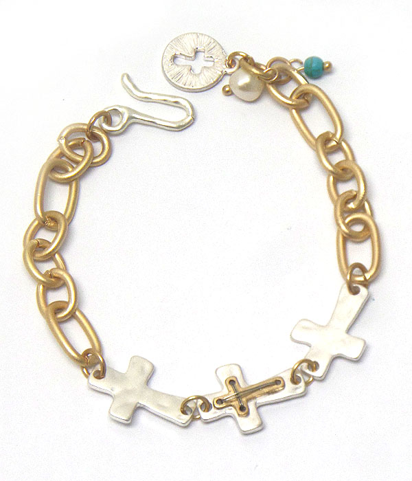 Hammered triple cross link chain hook bracelet