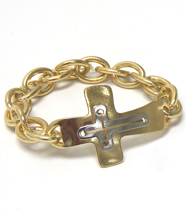 Hammered and wired cross stretch chain bracelet