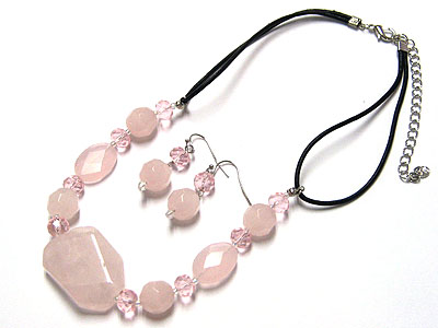 Pink genuine stone beads necklace and earring set