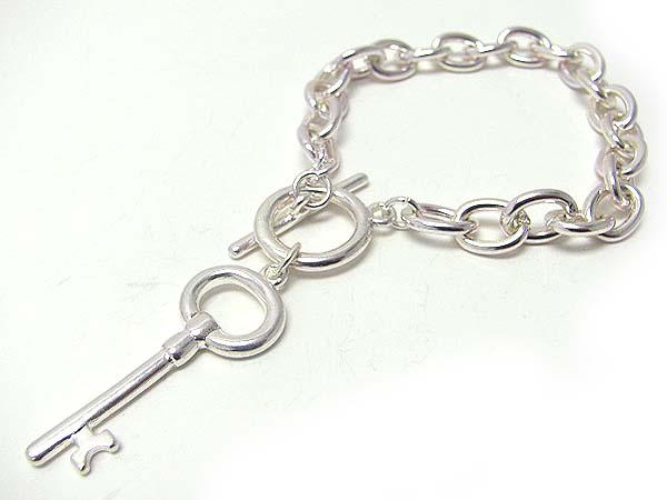 Metal key cahrm toggle bracelet