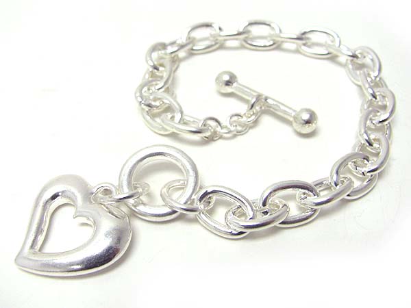 Metal heart cahrm toggle bracelet