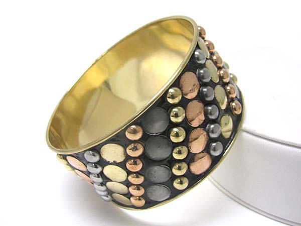 Metal stud wide bangle