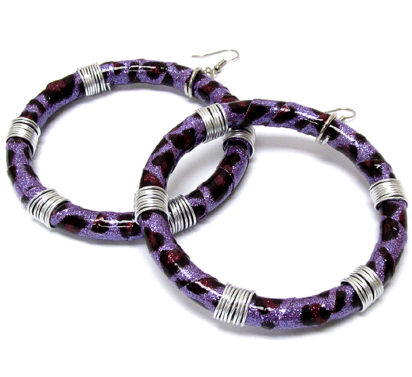 Animal print and wire accent hoop earring - hoops