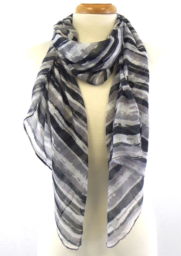 Stripe pattern scarf