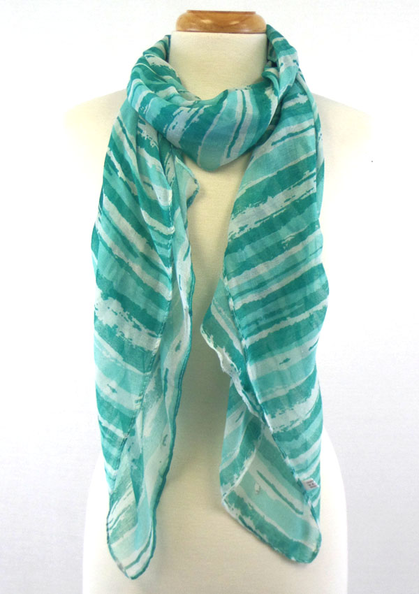 Stripe pattern scarf