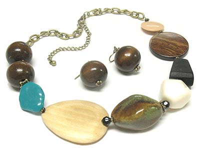 Wood balls and figurine nugget necklace and earring set