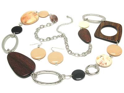 Wood and shell disk long necklace and earring set