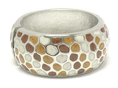 Multi spots epoxy covered metal bangle bracelet 