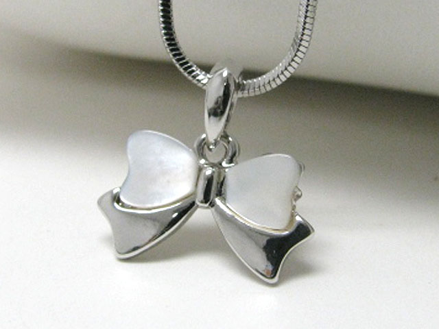 Made in korea whitegold plating mother of pearl ribbon pendant necklace