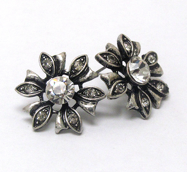 Crystal center deco flower earring