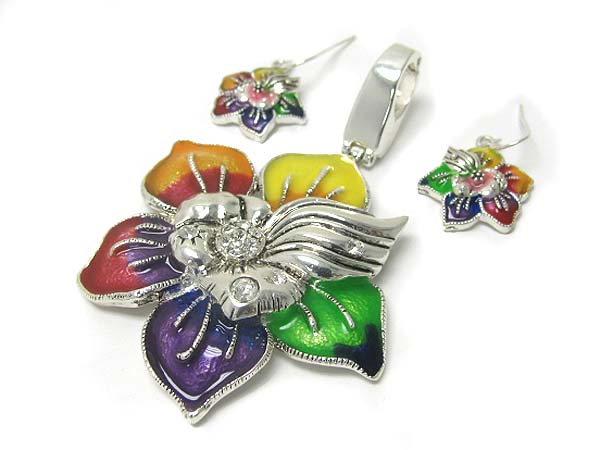 Crystal and metal epoxy flower pendant and earring set?