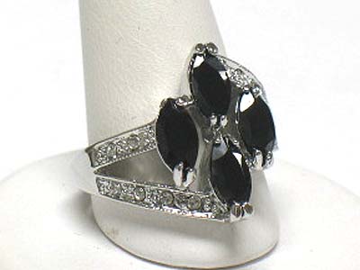 Four cubic and crystal side ring