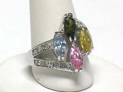 Four cubic and crystal side ring