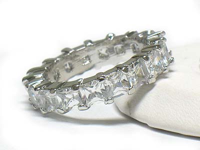 Barguette crystal single line ring