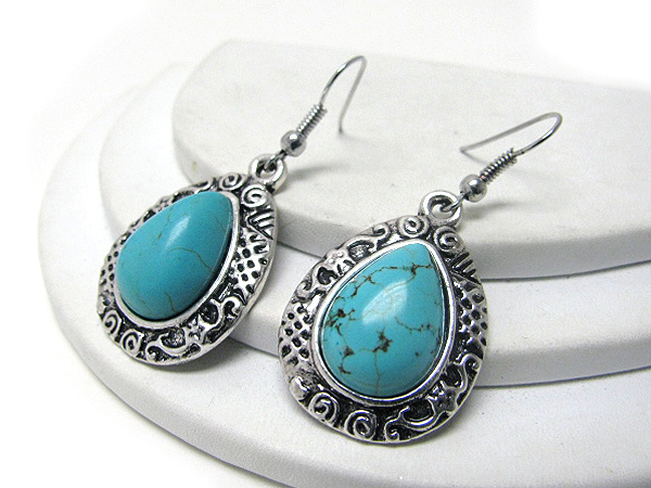 Turquoise teardrop shape earring